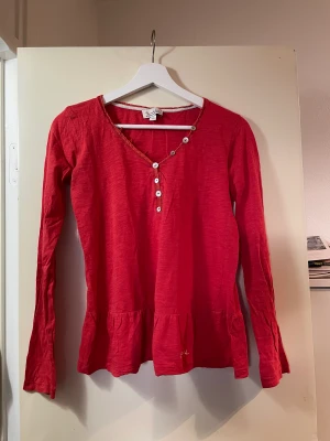 Topp bondelid - Supersöt topp från bondelid. Storlek xs. 