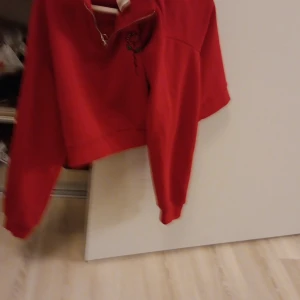 Röd tröja  - Skön tröja från hm