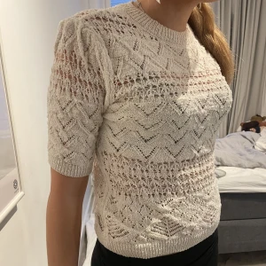 Blus - Super fin blus med coola mönster från zara i storlek S, skriv för mer och bättre bilder.