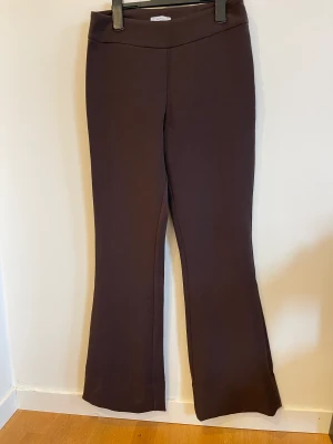 Bruna kostymbyxor - Fina kostymbyxor använda ett fåtal gånger!