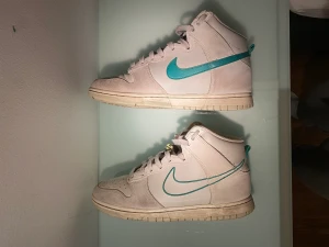 Nike first use green/gray - Använda ett tag men ganska bra skick. 