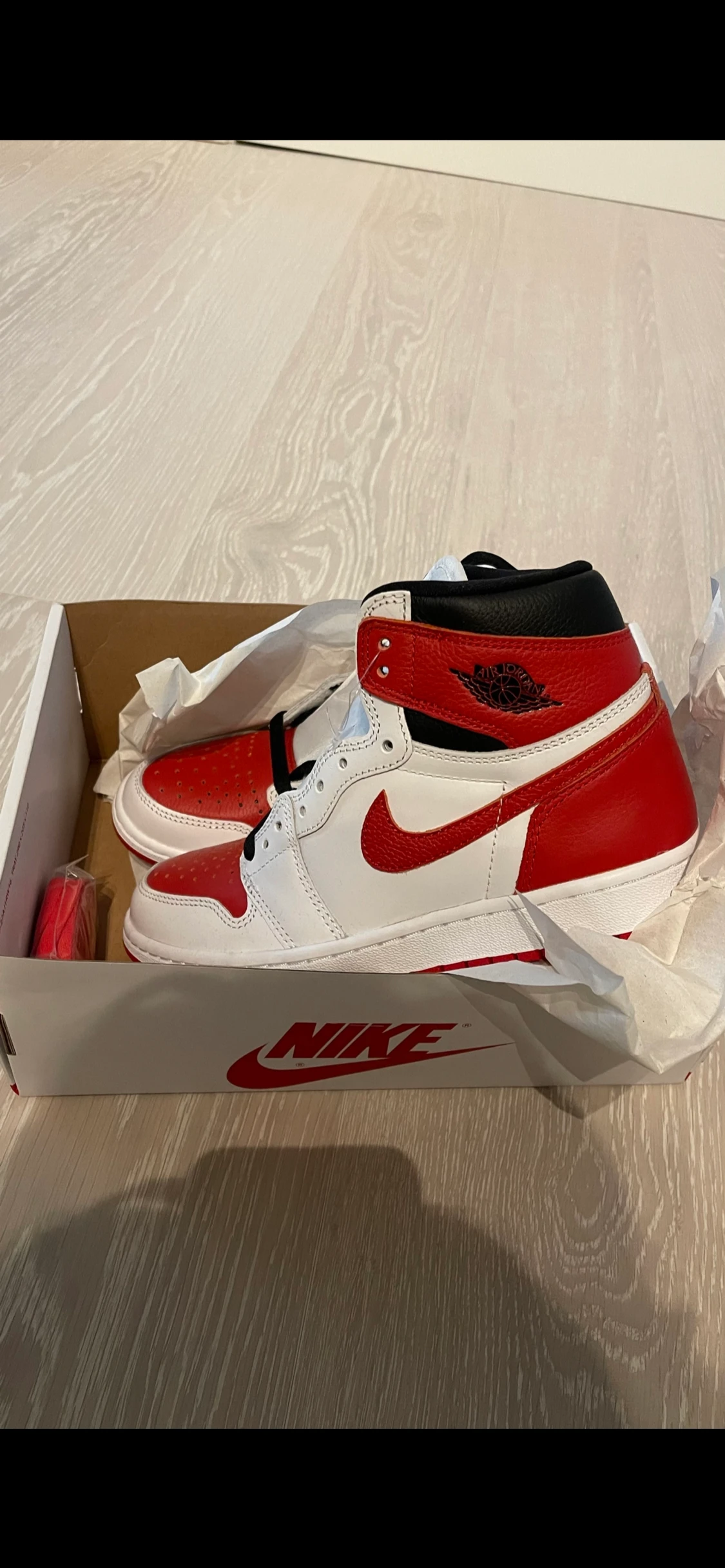 Air Jordan 1 Retro High OG 'Heritage'