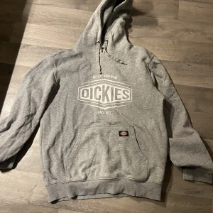 Hoodie - Jättesnygg huvtröja från dickies som inte används längre🩷