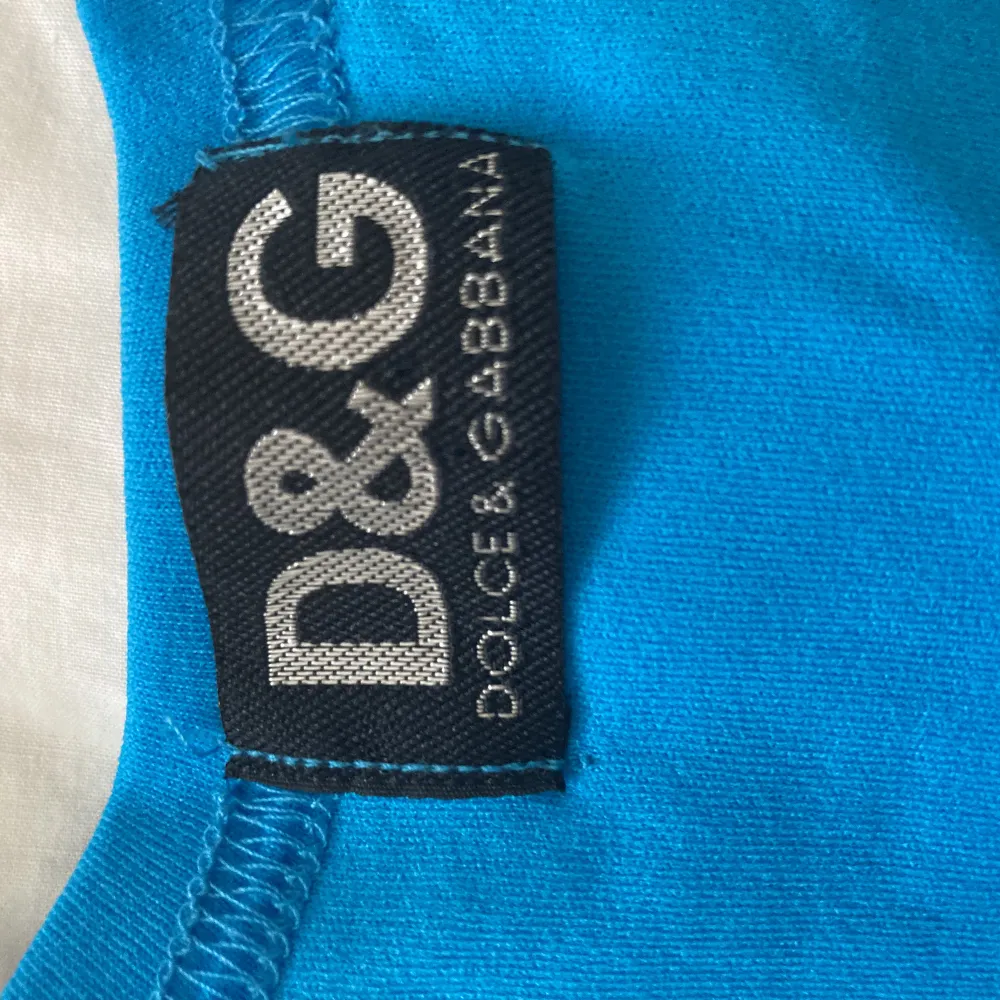 2000’s Dolce och Gabbana linne från en vintage butik i London . Blusar.