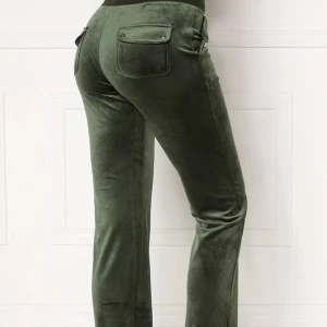 juicy couture byxor - säljer dessa gröna juicy couture byxor för 330kr + frakt 💚