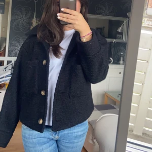 Jacka - Superfin och varm höst jacka köpt för ca 600! Frakt tillkommer!