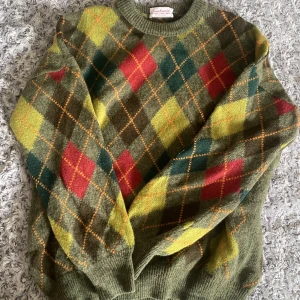 Ulltröja - Stickad stor mysig tröja köpt på Humana i Sthlm inköpt för 400:-, mitt pris: 350:- inkl frakt