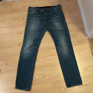 Hugo Boss jeans - helt nya Hugo Boss jeans