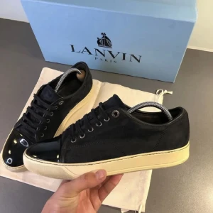 Lanvins - 9/10 skick. UK 6, passar storlek 42/43. Använda försiktigt och tagit bra han om de. Skriv för frågor. Pris diskuterbart vid snabb affär.