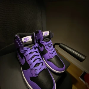 Nike Dunk  - New shoes that haven’t been wore before, price is negotiable ranging from a minimum of 900 to a maximum of 1200