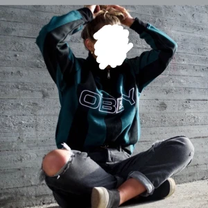Obey tröja - Rensar ut garderoben och dags att sälja denna Obey tröja då den bara bli använd någon enstaka gång!🌸