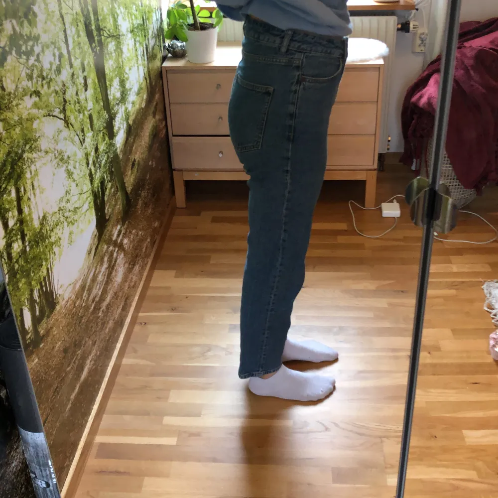 Blåa straight jeans (NEA) från Lindex . Jeans & Byxor.