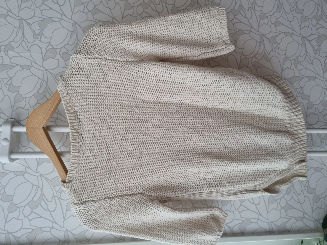 Asymmetric cut sweater in size S - 90