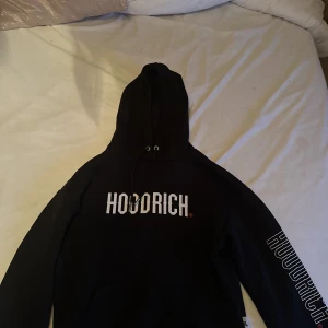 Dam hoodrich hoodie  - Hoodrich hoodie i storlek xs, skicket är mycket bra, har bara använt några gånger. 