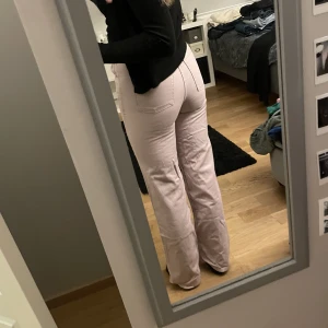Pastellrosa jeans - Jätte söta jeans som är långa!