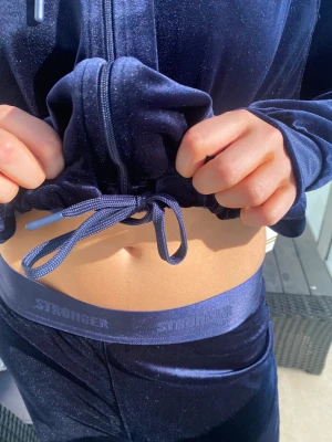 Stronger  - Ett mjukt och skönt sett från stronger 