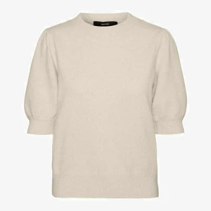 Stickad t-shirts  - Säljer denna oanvända jätte fina tröja slutsålda tröja ifrån vero moda då den inte kommer till användning i storlek S, nypris 229 säljer nu för 180+frakt