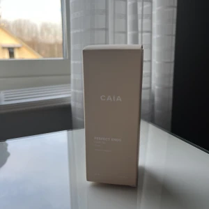 Hårolja - Säljer denna hårolja från Caia. Paketen är helt oöppnad alltså inte använd alls. Säljer pga att jag har en annan hårolja som jag inte vill byta bort. Köpt för 245 kr.🤍