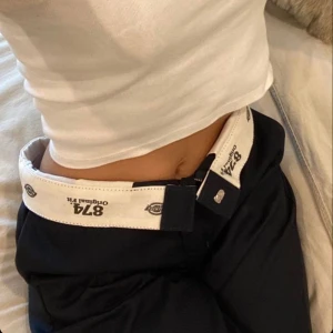 Dickies byxor - Säljer dessa Dickies byxor 874. Använda 2 ggr. De passar bra på de som har S/M i byxor. 