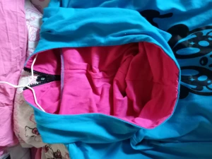 Tröja  - Sällan använd fint skick men väldigt noppig på dom flesta ställen 