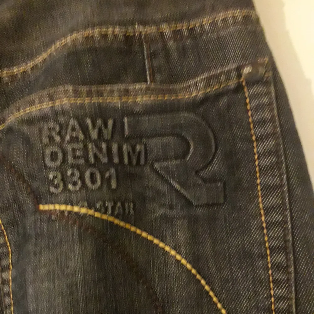 Grå svarta jeans w33 l34. Jeans & Byxor.
