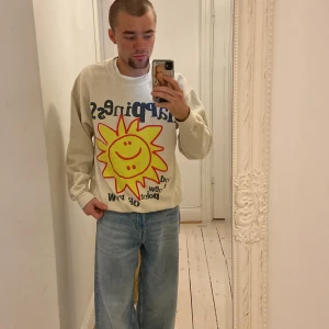 Sweatshirt från Urban Outfitters  - Loosefit sweatshirt från Urban Outfitters, jättebra kvalle.