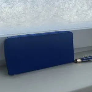 Stilren blå plånbok!  Ny skick! 😍 