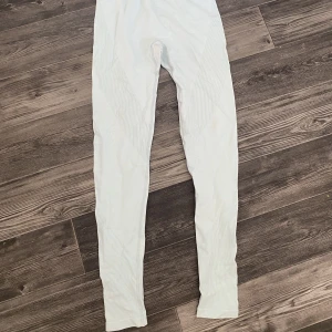 tränings tights - ljusblå tränings tights , 50kr + frakt , använd men inga synliga tecken 