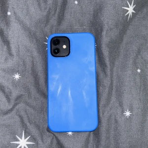 Holdit skal  - Säljer nu mina skal till min gamla mobil. Pris är diskuterbart. Skicket på alla är bra, vissa är knappt använda