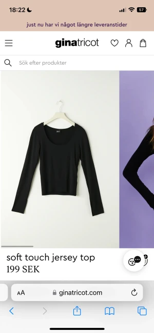 Svart långärmad urringad tröja. - Säljer min tröja från Gina, då jag knappt använder den.🙌🏼