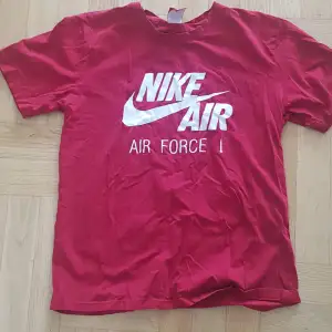 Nike air t-shirt stlk:  Nypris:550