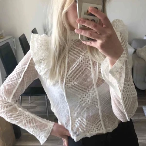 Oanvänd blus - I perfekt skick! Såå fin men kommer tyvärr inte till användning. 