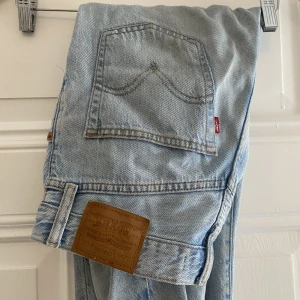 Levis 501 - Levis jeans i ribbcage.