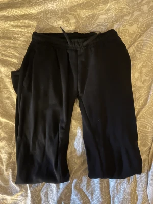 Lågmidjade mjukisbyxor - Säljer dessa låga mjukis byxor dom jag sytt om själv från ett par med hög midja