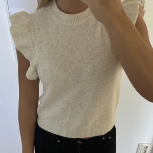 Stickad topp - Så fin stickad topp, använd ett fåtal gånger😊
