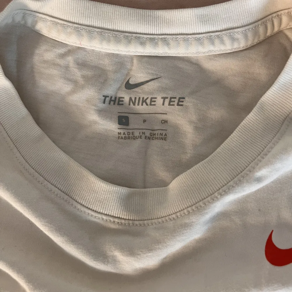 Nike T-shirt som inte används🤍. T-shirts.