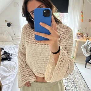 Virkad tröja från Zara  - SKITCOOL och trendig tröja från Zara. Jättesnygg och går att använda till allt. 