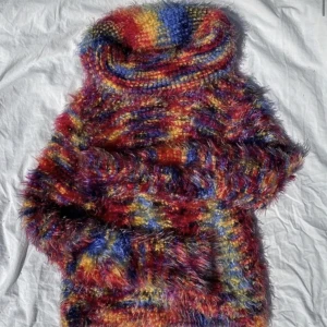 Stickad polotröja💞 - En jätte färgglad fin tjocktröja som inte kommer till användning❤️