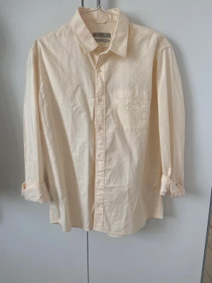 Mango skjorta - Skjorta från mango, ”persikafärgad”  Superskick! 