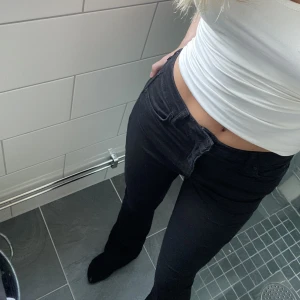 Bootcut jeans  - Bootcut jeans som är så nya, kommer inte till användning länge ❤️