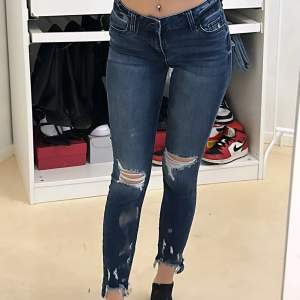 Aldrig använda Jeans från Fashionnova då de var korta i modellen villket jag inte var ute efter riktigt, annars är de snygga och i princip helt nya. 