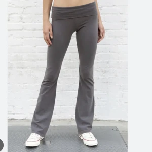 Brandy byxor - Säljer dessa populära byxor från brandy, knappt använda 💘💘 lång på mig som är 178cm