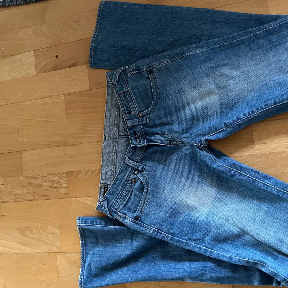 Jättefina raka jeans, vintage! Kan tyvärr inte skicka bilder på då de är för små.. Jeans & Byxor.