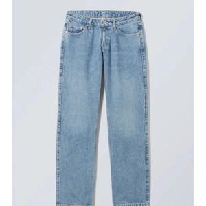 Arrow jeans weekday - Jag säljer dessa skitsnygga weekday jeans i modellen arrow i storlek 24/32 Dem är nästintill oanvända💖💖  (Priset är diskuterbart) 