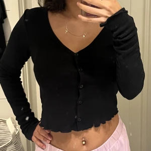 Tröja - En jätte fin tröja från bikbok nyskick❤️skriv för funderingar eller om ni vill ha mera bilder 💕