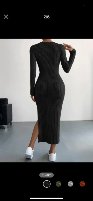 Svart klänning  - Svart tight klänning! Perfekt till sommaren!❤️buda