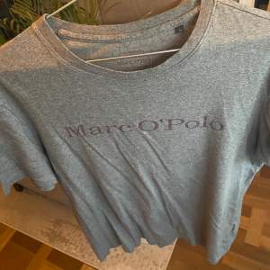 Grå T-shirt från Marc O’polo i fint skick