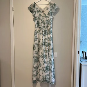 Långklänning  - Somrig långklänning från H&M