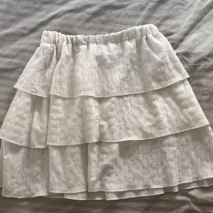Säljer denna kjolen från Shein 🫶🏼