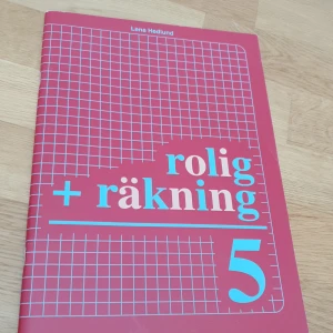 Matte bok - Smart till att öva matte och bli bättre! OBS enstakar sidor skrivna på💖 Lämplig för barn! Kontakta vid intresse, pris och frakt 💗👍🌸